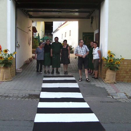 הוילה Herrnbaumgarten Landhaus Zum Siebenschlaefer מראה חיצוני תמונה